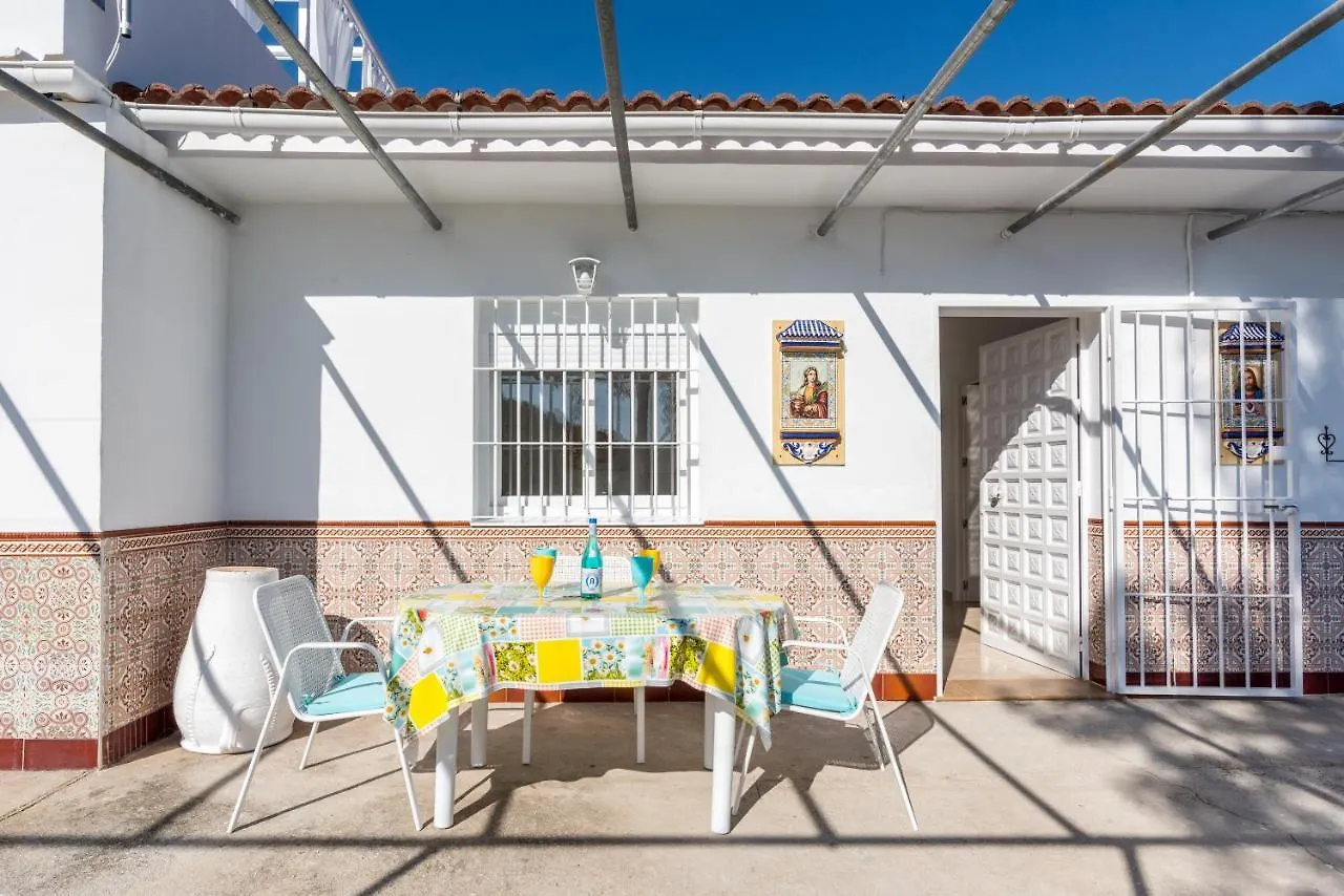 Villa Felicidad Sayalonga Сasa de vacaciones